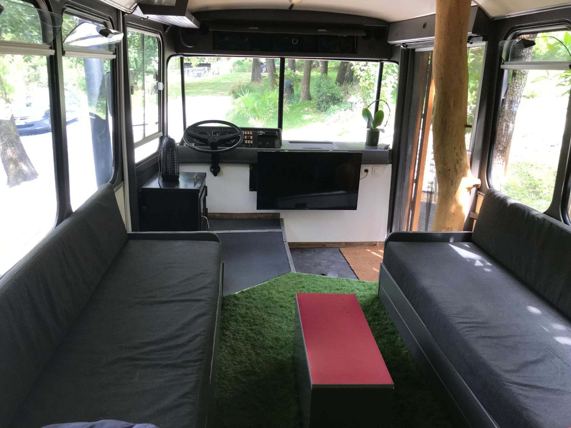 Bus Atypique Au Bord Du Canal Du Midi Et Au Coeur D'Une Foret 2 Chambres Villepinte  Екстер'єр фото